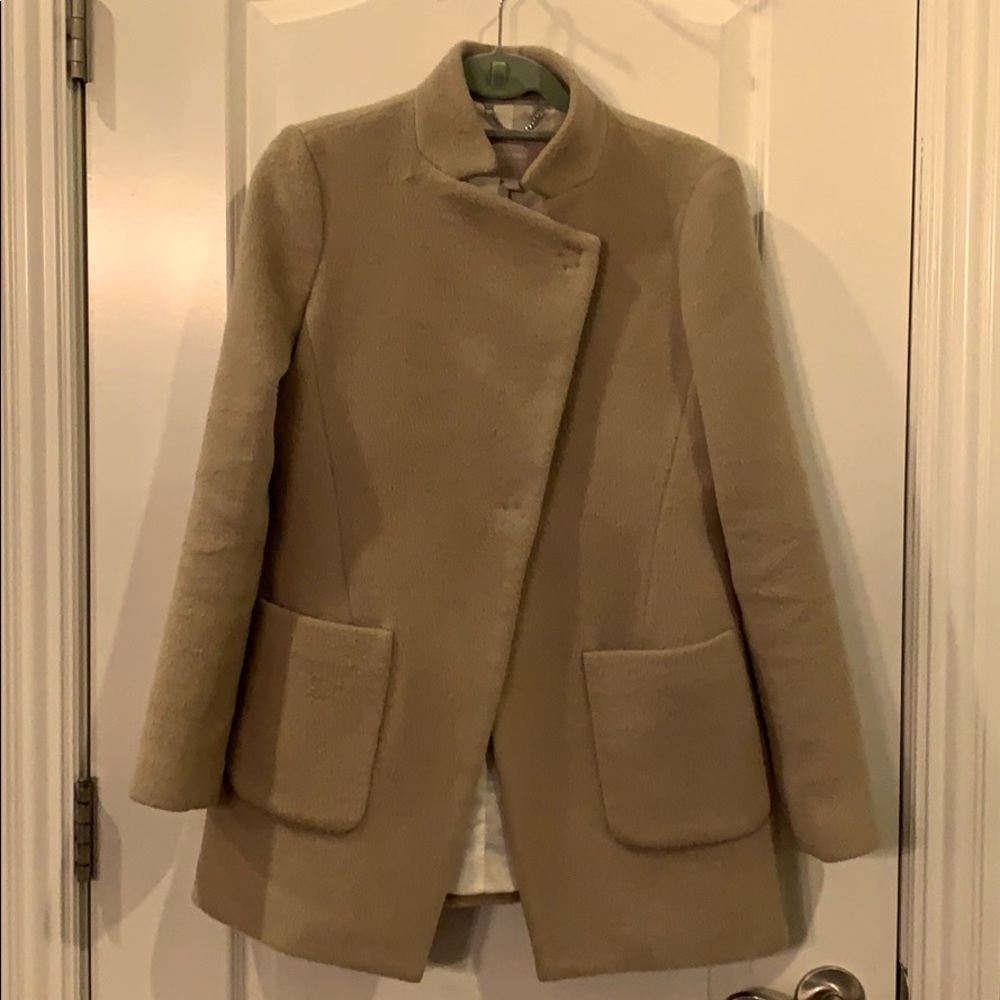 Beautiful and flattering Banana Republic Wool Coat